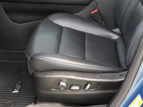 Used 2025 Cadillac XT4 Sport w/ Technology Package image 19