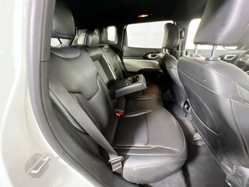 Used 2024 Jeep Compass Limited image 25