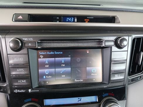 Used 2015 Toyota RAV4 XLE image 19