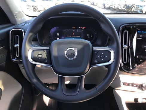 Used 2023 Volvo XC40 B5 Ultimate w/ Protection Package Premier image 19
