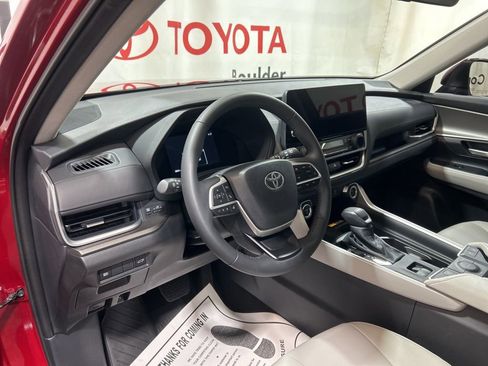 Used 2025 Toyota Grand Highlander AWD Hybrid image 30