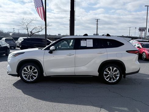 Used 2021 Toyota Highlander Limited image 4