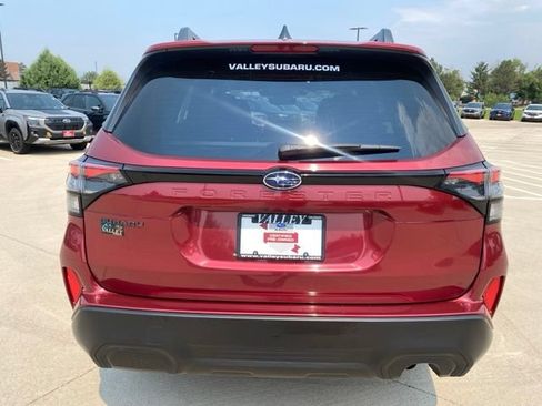 Used 2025 Subaru Forester Premium w/ Convenience Package #1 AWD/4WD image 4