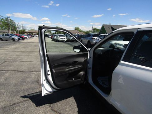 Used 2024 Nissan Kicks S FWD image 10