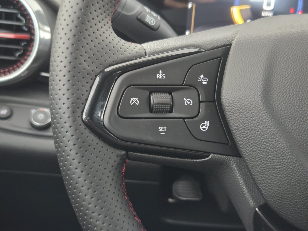 New 2026 Chevrolet Trax RS w/ Sunroof Package FWD image 31