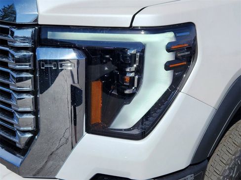 New 2025 GMC Sierra 2500 Denali w/ Technology Package image 5