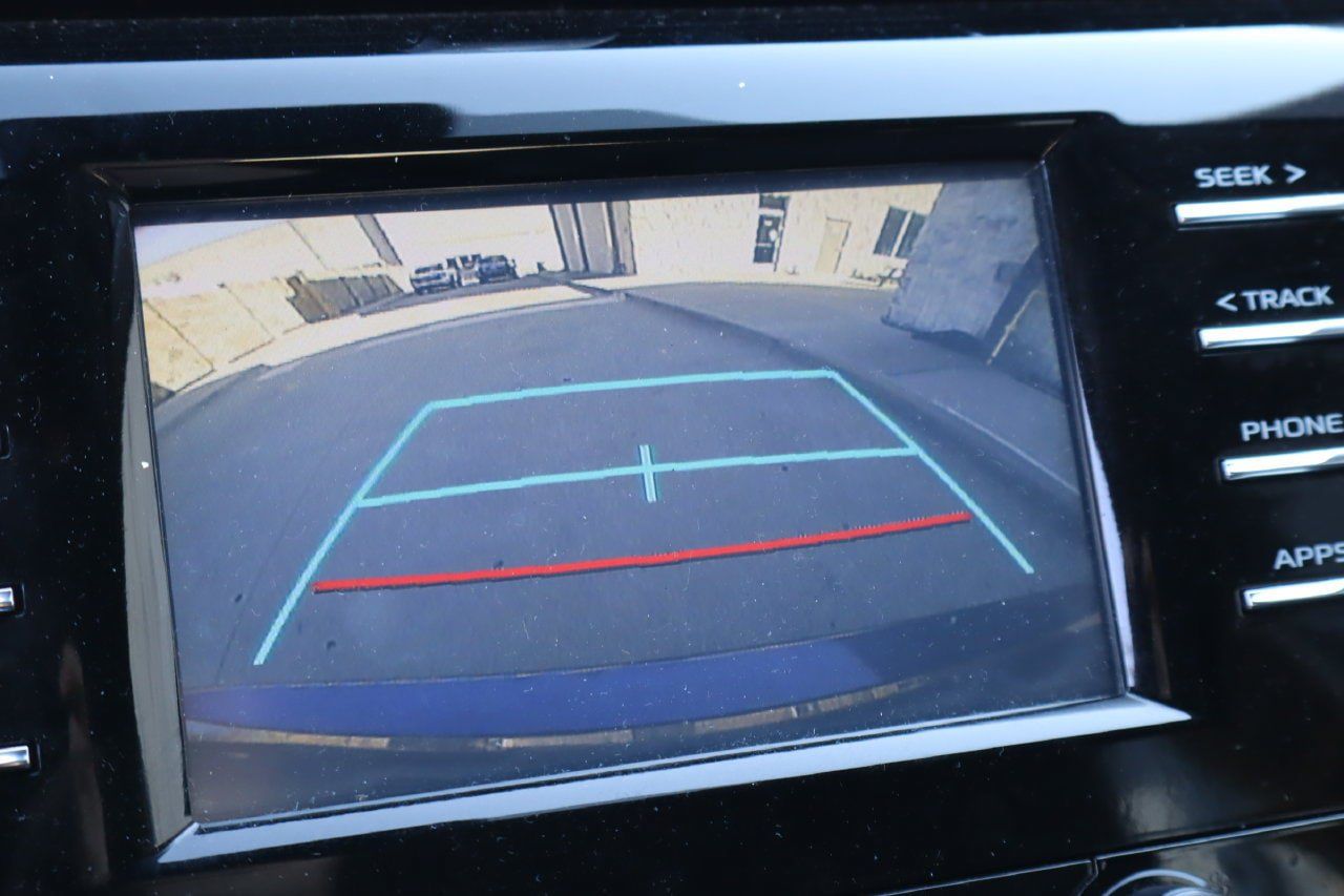 Used 2019 Toyota Camry SE FWD image 7