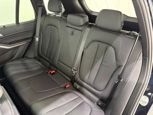 Used 2022 BMW X5 xDrive40i w/ M Sport Package AWD/4WD image 16