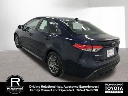 Used 2022 Toyota Corolla SE w/ SE Premium Package image 4