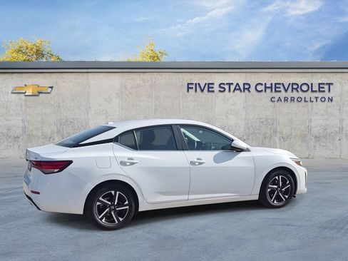 Used 2024 Nissan Sentra SV FWD image 9