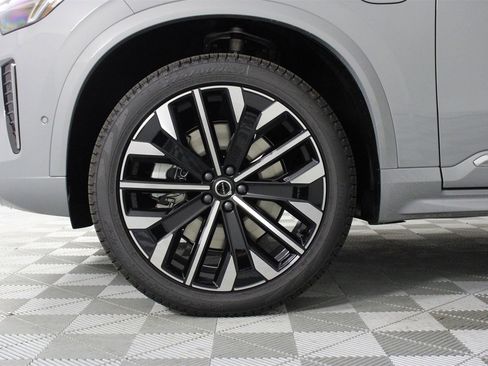 New 2026 Volvo XC90 T8 Plus image 13