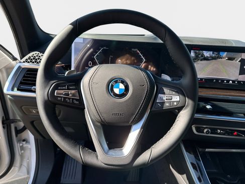 New 2026 BMW X5 xDrive50e image 25