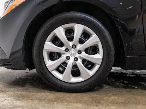 Used 2025 Toyota Corolla LE FWD image 11