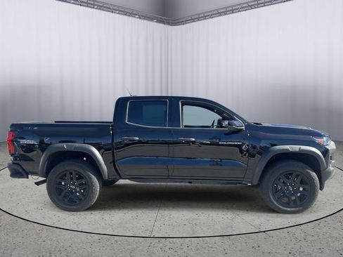Used 2024 Chevrolet Colorado Trail Boss w/ Advanced Trailering Package AWD/4WD image 6