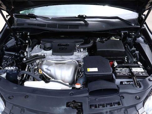 Used 2016 Toyota Camry LE FWD image 9