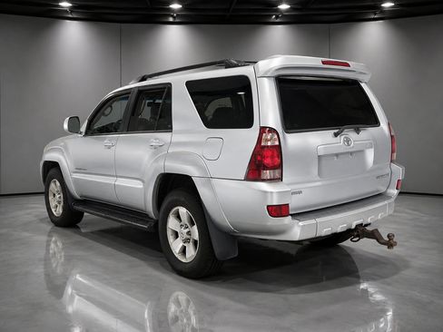 Used 2005 Toyota 4Runner Limited AWD/4WD image 5