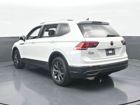 Used 2023 Volkswagen Tiguan SE image 4