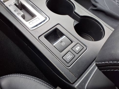 Used 2017 Subaru Outback 2.5i Limited image 8