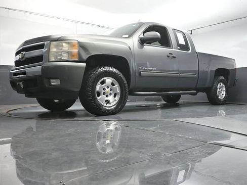 Used 2011 Chevrolet Silverado 1500 LT w/ All-Star Edition RWD image 32