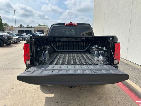 Used 2024 Chevrolet Colorado LT w/ LT Convenience Package II image 7