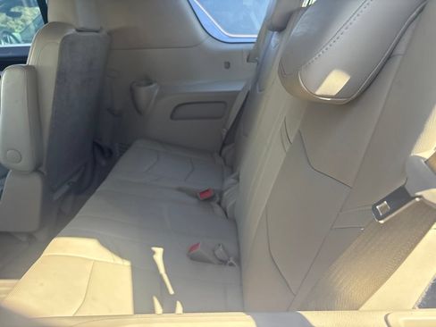 Used 2019 Cadillac Escalade ESV Premium Luxury AWD/4WD image 7