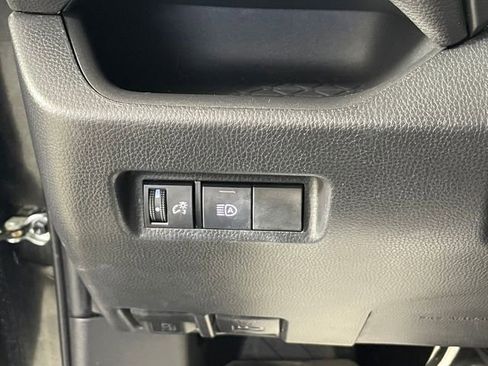 Used 2022 Toyota RAV4 LE image 14