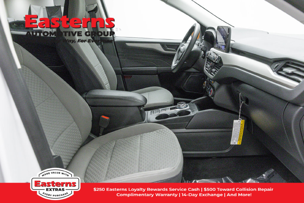Used 2022 Ford Escape SE FWD image 25