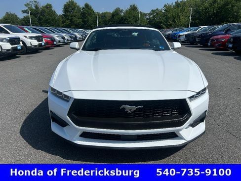 Used 2025 Ford Mustang Premium RWD image 10