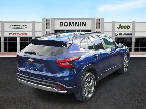 Used 2024 Chevrolet Trax LT image 3