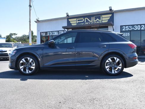 Used 2021 Audi e-tron Premium w/ Convenience Plus Package image 3