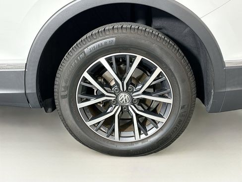 Used 2020 Volkswagen Tiguan SE w/ Panoramic Sunroof Package FWD image 11