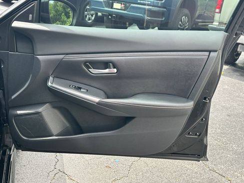 Used 2022 Nissan Sentra SR w/ Midnight Edition FWD image 15