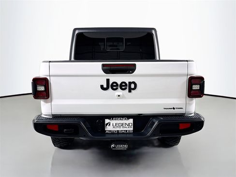 Used 2021 Jeep Gladiator Sport image 7