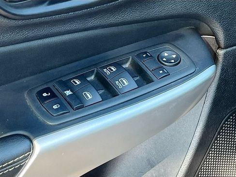 Used 2022 Jeep Cherokee Latitude AWD/4WD image 17