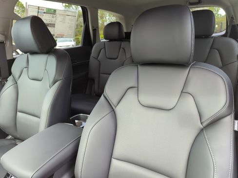 New 2025 Kia Telluride S image 24