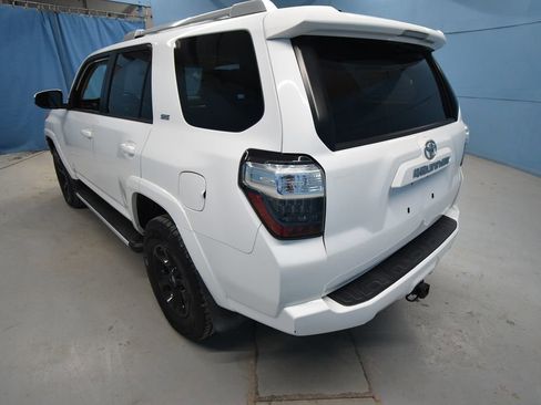 Used 2018 Toyota 4Runner 4WD image 35