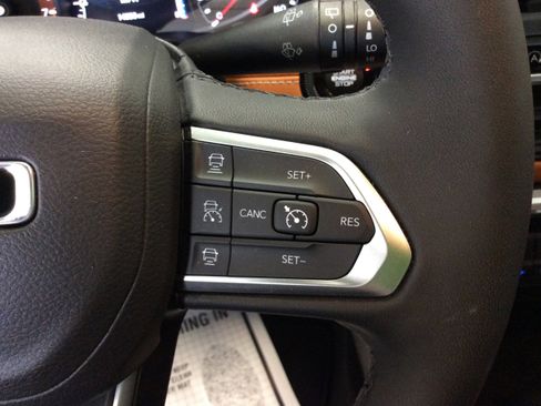 Used 2024 Jeep Compass Limited image 21