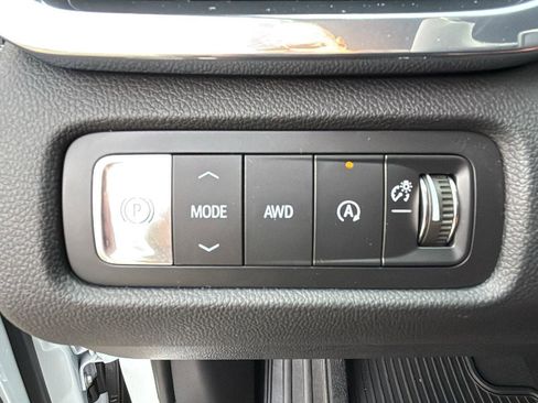 New 2026 GMC Acadia Elevation image 15