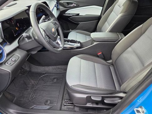 Used 2025 Chevrolet Trax LT w/ Driver Confidence Package FWD image 13