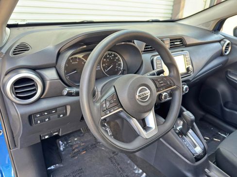 Used 2020 Nissan Versa S FWD image 13