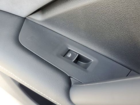 New 2026 Volkswagen Tiguan SE FWD image 14
