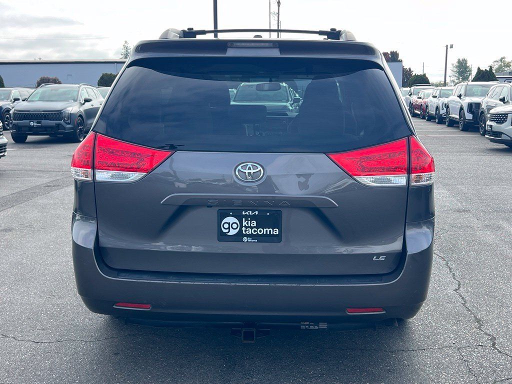 Used 2012 Toyota Sienna LE FWD image 8