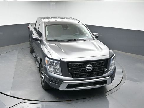 Used 2021 Nissan Titan SV w/ SV Convenience Package image 25