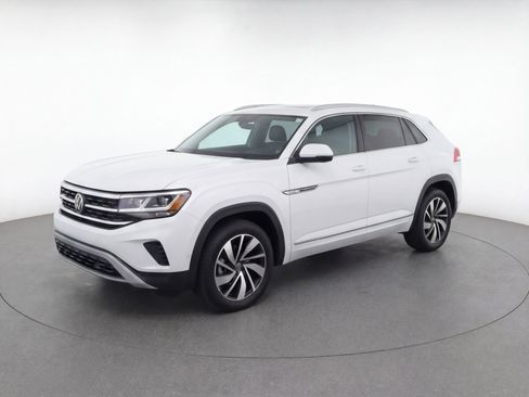 Used 2024 Volkswagen Atlas SE image 3
