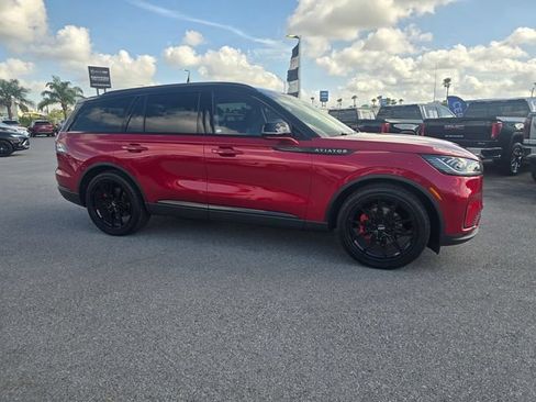 Used 2025 Lincoln Aviator 2WD image 4