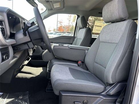 New 2026 Ford F250 XLT w/ FX4 Off-Road Package image 9