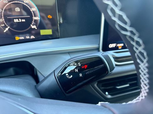 New 2026 Volkswagen Tiguan SE image 20