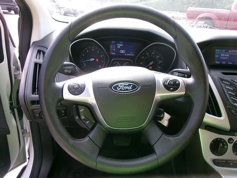 Used 2014 Ford Focus SE image 16