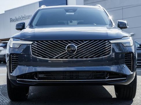 New 2026 Volvo XC90 B6 Plus w/ Protection Package image 2