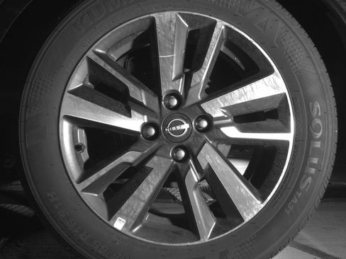 Used 2025 Nissan Versa SV FWD image 17
